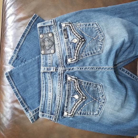 Miss Me Medium Wash Mid Rise Signature Bootcut Jeans. - Picture 4 of 16